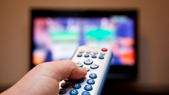 Como assistir TV aberta na internet de forma prática e legal
